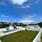 Luxury With Heated Pool & Panoramic Ocean & Valley Views * São Martinho do Porto