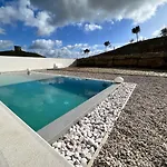 Luxury With Heated Pool & Panoramic Ocean & Valley Views *