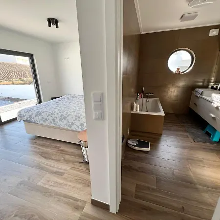 Luxury With Heated Pool & Panoramic Ocean & Valley Views サン・マルティーニョ・ド・ポルト