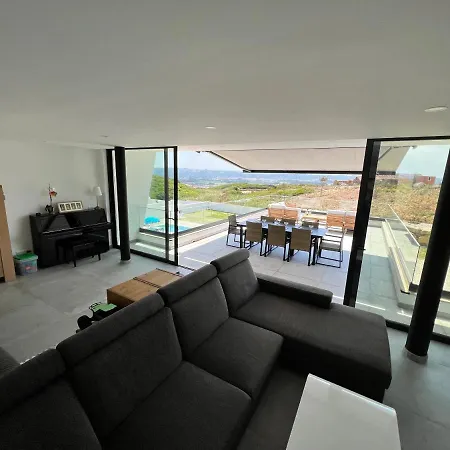 Willa Luxury With Heated Pool & Panoramic Ocean & Valley Views